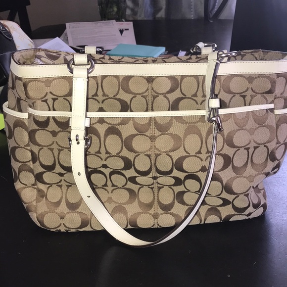 Coach Bag - Picture 2 of 6